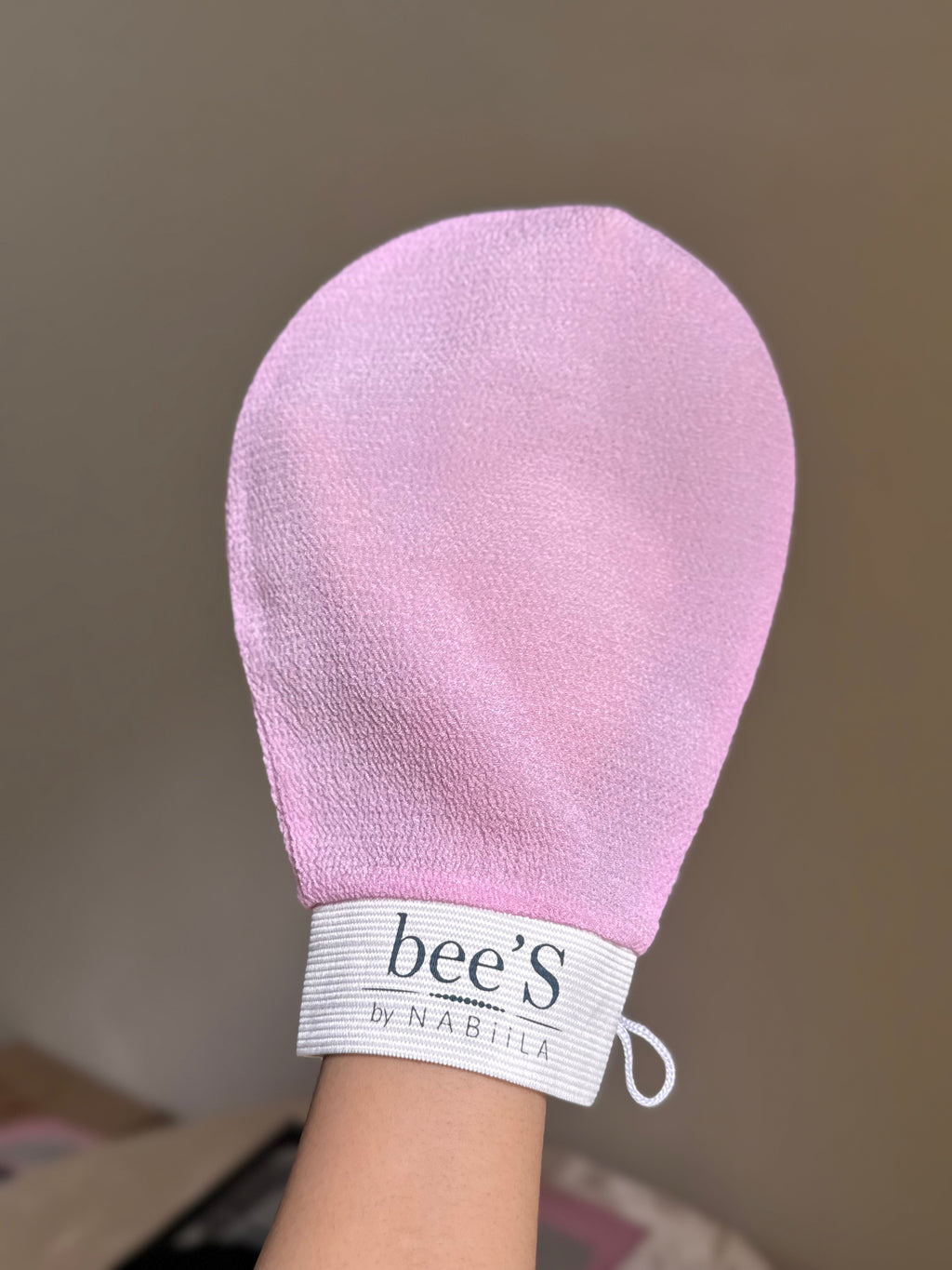 𝐄𝐱𝐟𝐨𝐥𝐢𝐚𝐭𝐢𝐧𝐠 𝐁𝐨𝐝𝐲 𝐁𝐚𝐭𝐡 𝐆𝐥𝐨𝐯𝐞𝐬