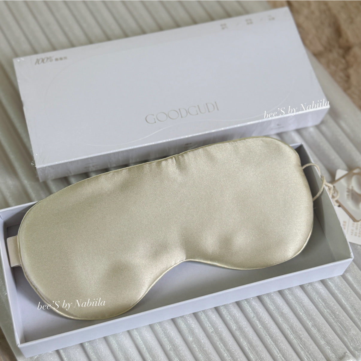 100% Pure Mulberry Silk Sleeping Eye Mask.