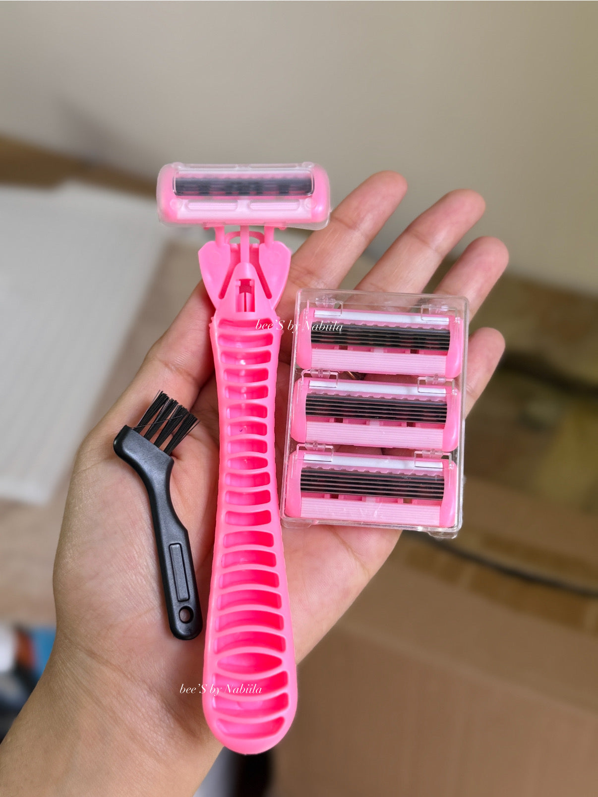 Pink 6-layered Shaving razor set with 3 Replacement Blades & 1 Cleaning Brush