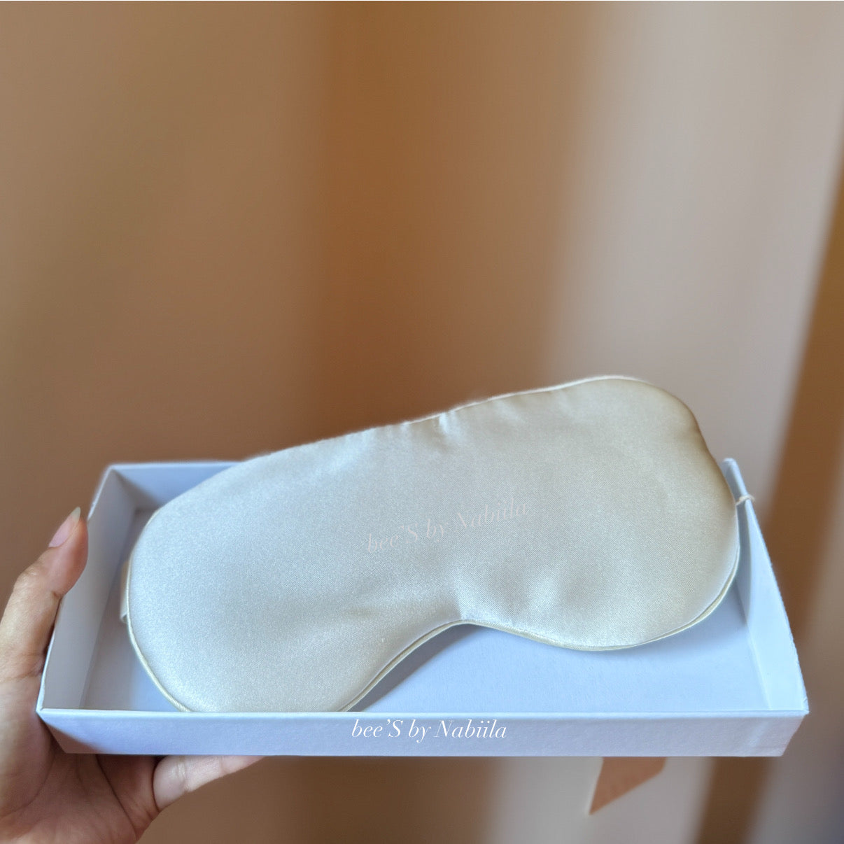 100% Pure Mulberry Silk Sleeping Eye Mask.